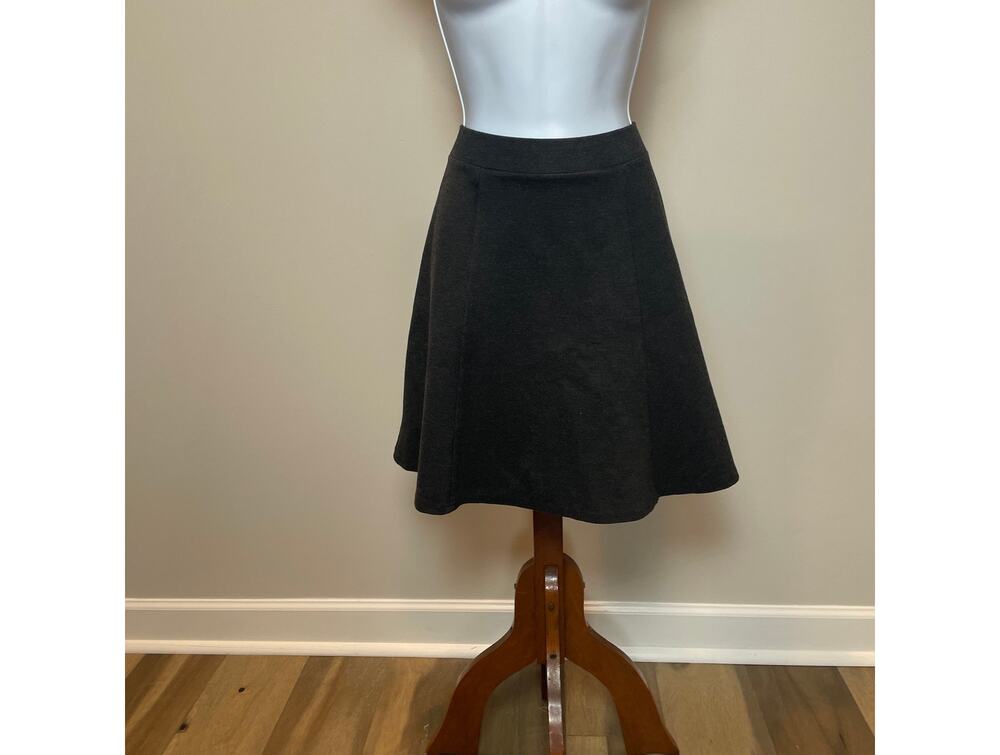 LOFT Charcoal Gray Knit Flare Skirt Elastic Waist Size M